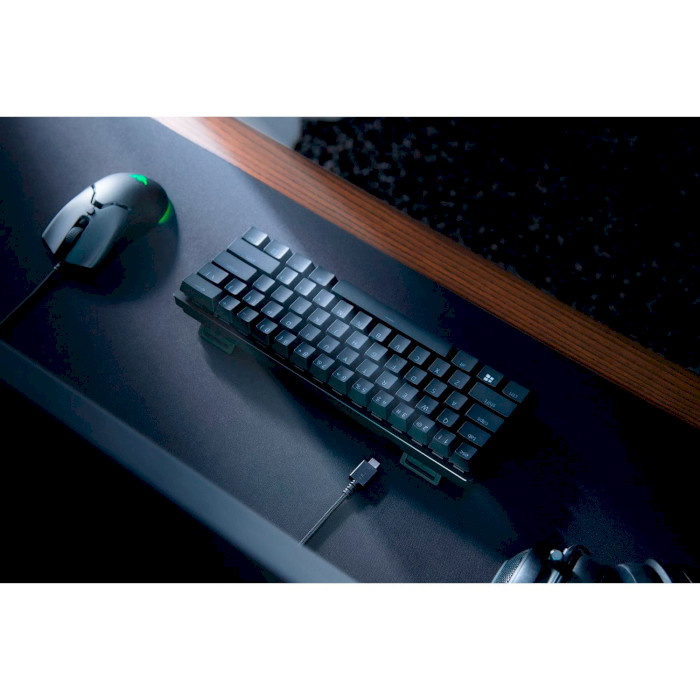 Зовнішній вигляд Клавіатура RAZER Huntsman mini ENG red switch (RZ03-03390200-R3M1)