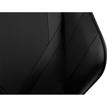 Кресло DXRACER G Series D8200 Black (GC-G001-N-B2)