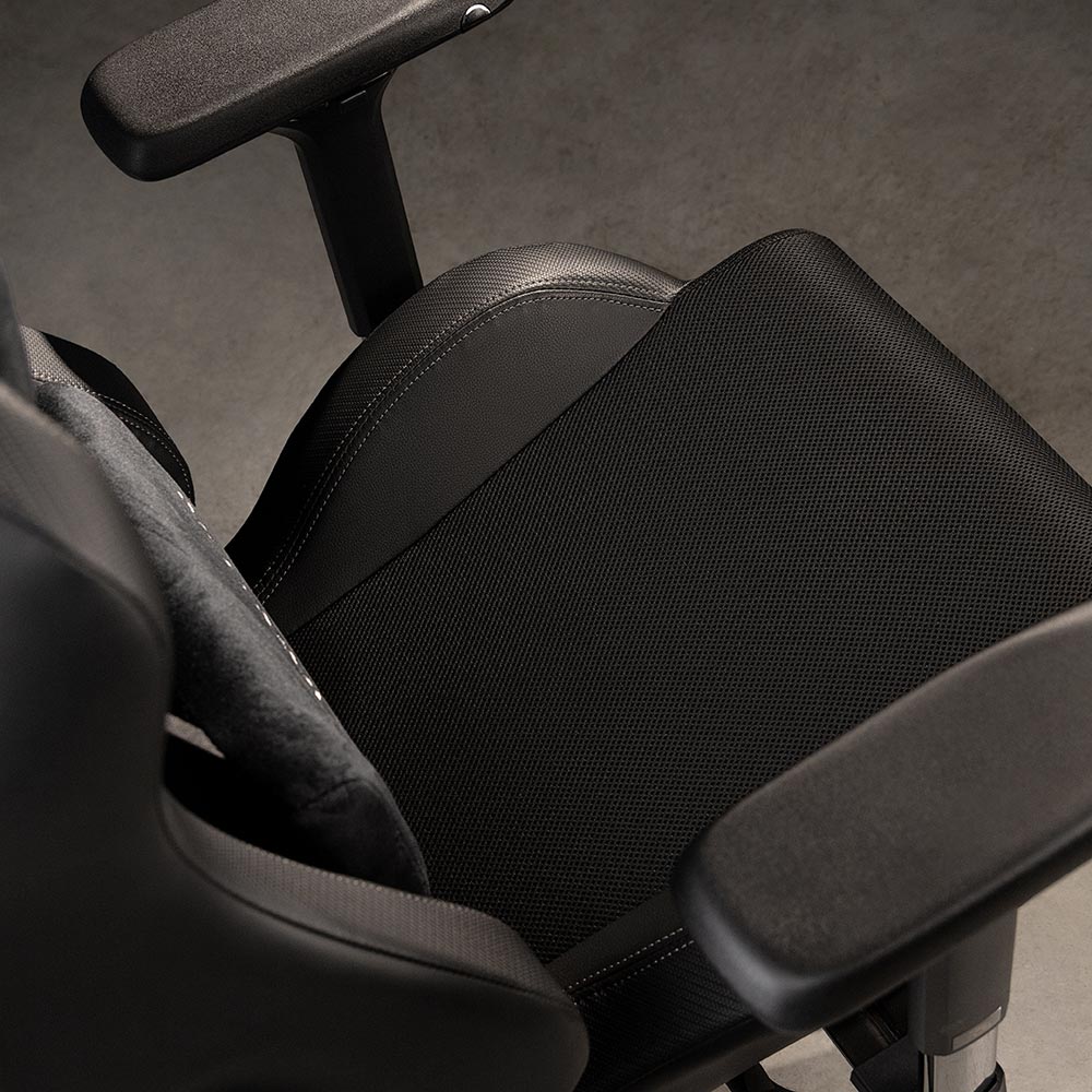 Зовнішній вигляд Крісло для геймерів PROOVE Gaming Warrior Black (GCWR0001001)