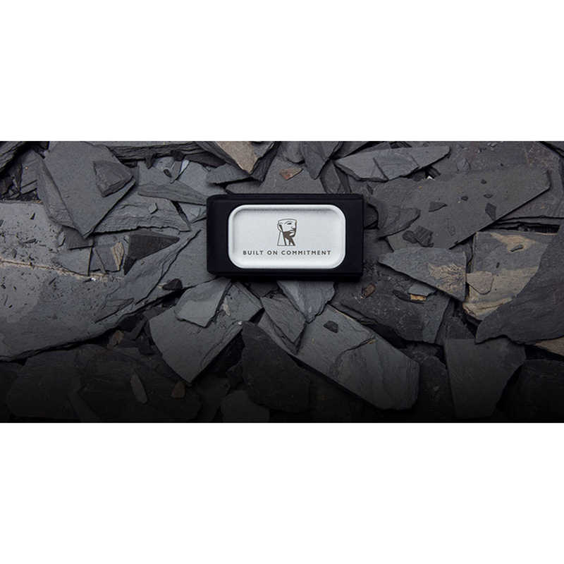 Замовити Зовнішній SSD накопичувач KINGSTON 4TB USB 3.2 Gen 2x2 Type-C XS2000 (SXS2000/4000GA)