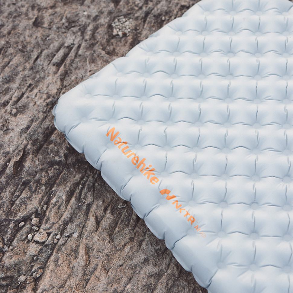 Матрас надувной NATUREHIKE CNK2450WS012 Ultra Light 196 х 64 серый (6976507663199) Внешний вид Матрас надувной NATUREHIKE CNK2450WS012 Ultra Light 196 х 64 серый (6976507663199)