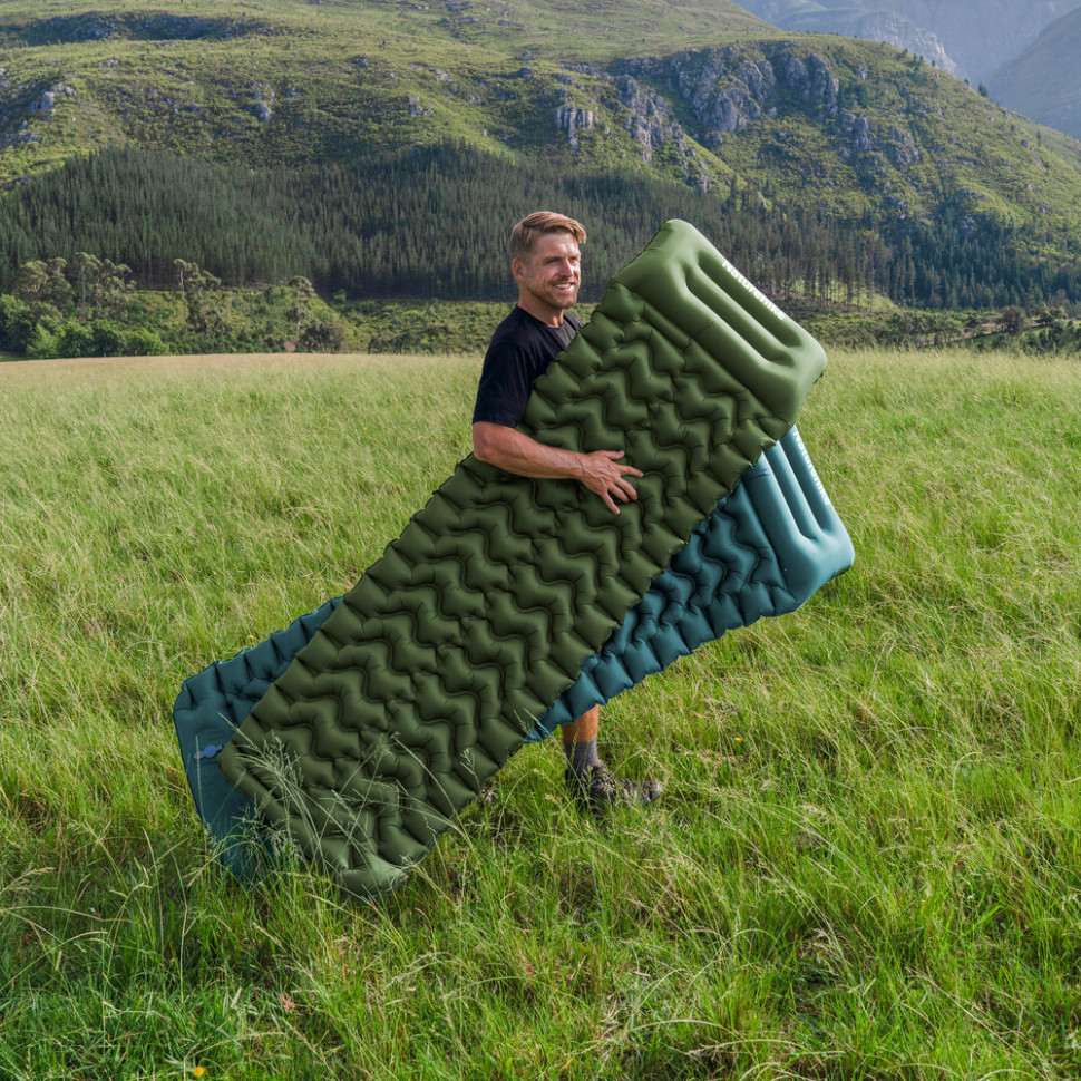 Матрас надувной NATUREHIKE CNK2550WS019 65 мм синий (6977465869647) Матрас надувной NATUREHIKE CNK2550WS019 65 мм синий (6977465869647) Размеры сдутого матраса 280 х 90