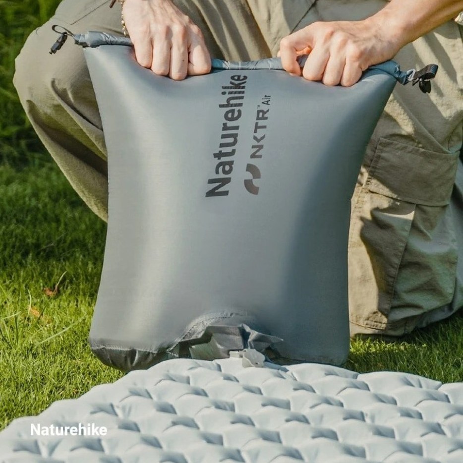 Мішок NATUREHIKE для надування матраців CNK2450PJ013 сірий (6927595793909) Додатково для швидкого надування килимків і матраців