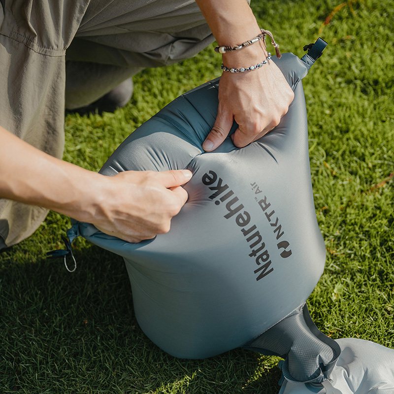 Мішок NATUREHIKE для надування матраців CNK2450PJ013 сірий (6927595793909) Матеріал нейлон 20D