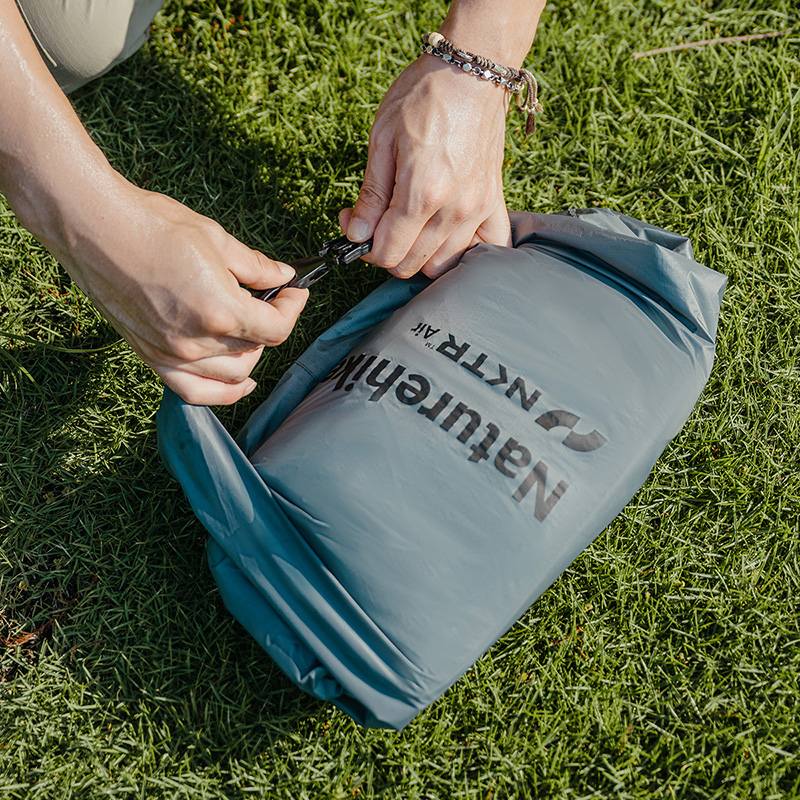 Фото Мішок NATUREHIKE для надування матраців CNK2450PJ013 сірий (6927595793909)