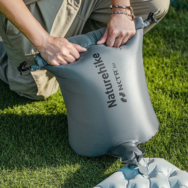 Мішок NATUREHIKE для надування матраців CNK2450PJ013 сірий (6927595793909) Вага 0.07