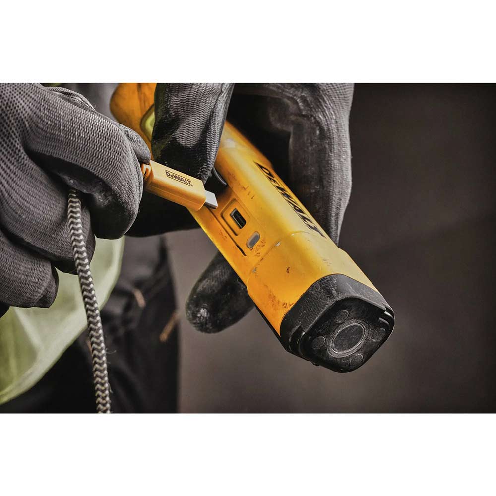 Фото Фонарь DEWALT DCL183