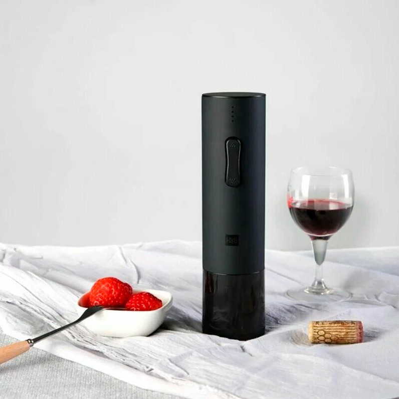 Штопор Xiaomi Huo Hou Electric Wine Bottle Opener Black (HU0027) Дополнительно 70 бутылок на одной зарядке, скорость открывания бутылки 6 секунд, наружный диаметр бутылки не более 35 мм