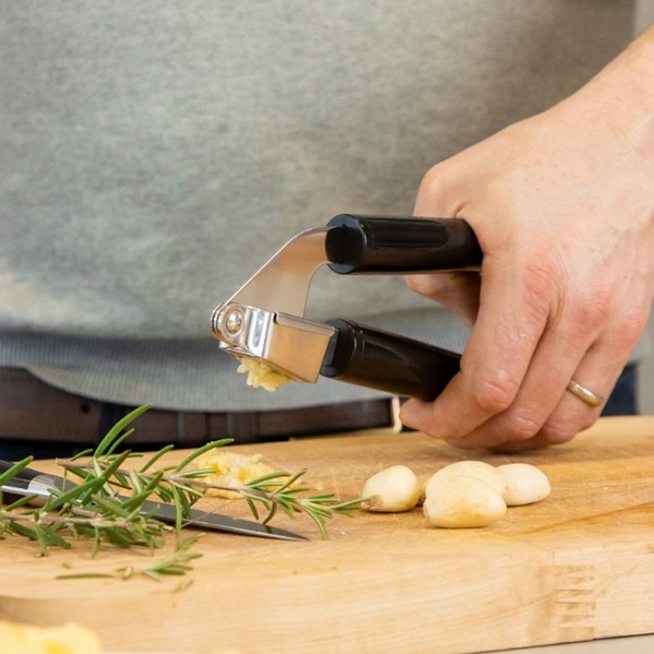 Фото Пресс для чесника KITCHENAID Classic 19 см Black (KCG132OHOBE)