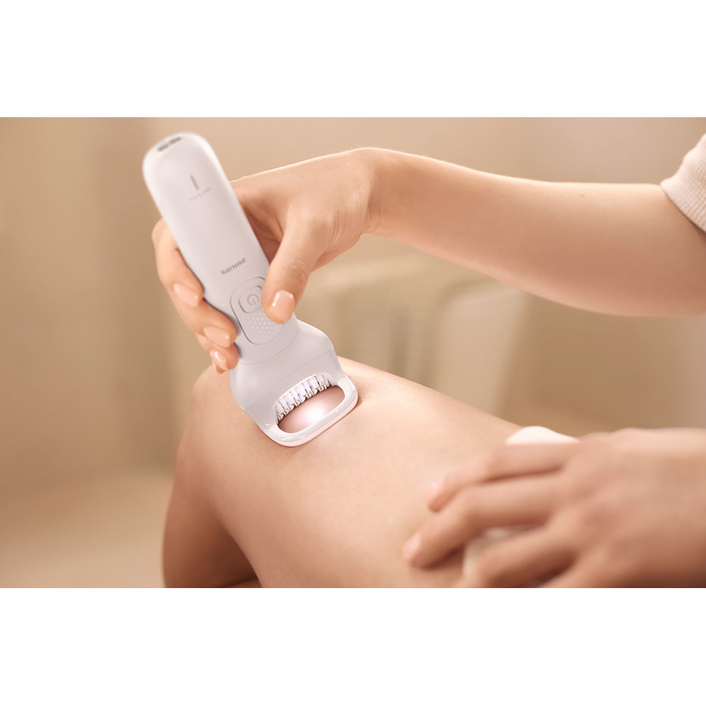 Мультифункциональный прибор по уходу за кожей Philips Бьюти-набор BRE750/00 серии 9900 с насадкой Skin LED Способ эпиляции сухая и влажная