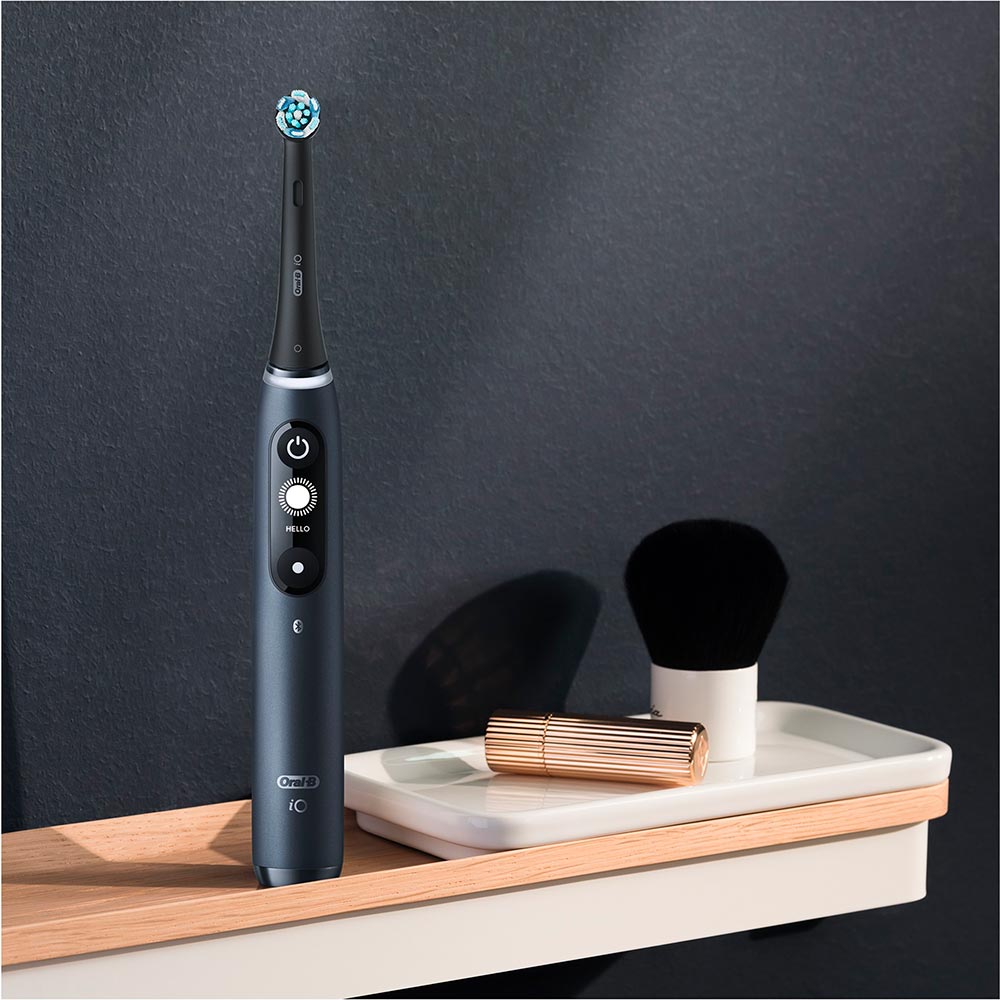 Зовнішній вигляд Електрична зубна щітка ORAL-B BRAUN iO Series 7 Black (4210201363026)