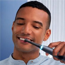 Електрична зубна щітка ORAL-B BRAUN iO Series 7 Black (4210201363026)