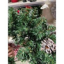 Декоративний вінок BLACK BOX TREES Creston Frosted 35 см (1015792)